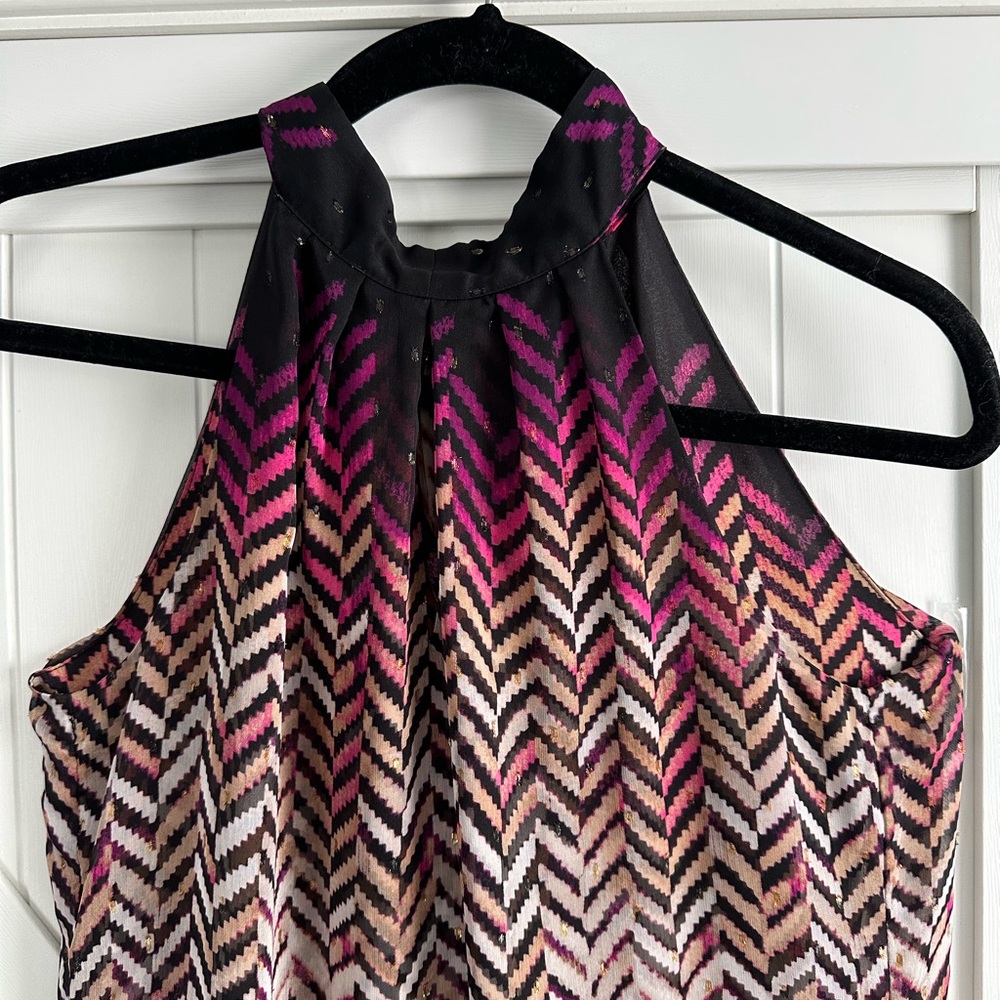 White House Black Market Chevron Tie Neck Blouse Size 0 Sleeveless Multicolor - Picture 2 of 8